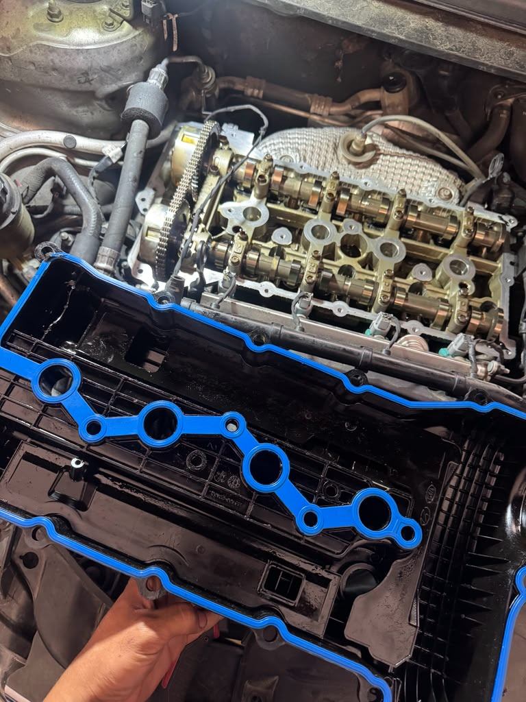 Engine valve cover gasket replacement